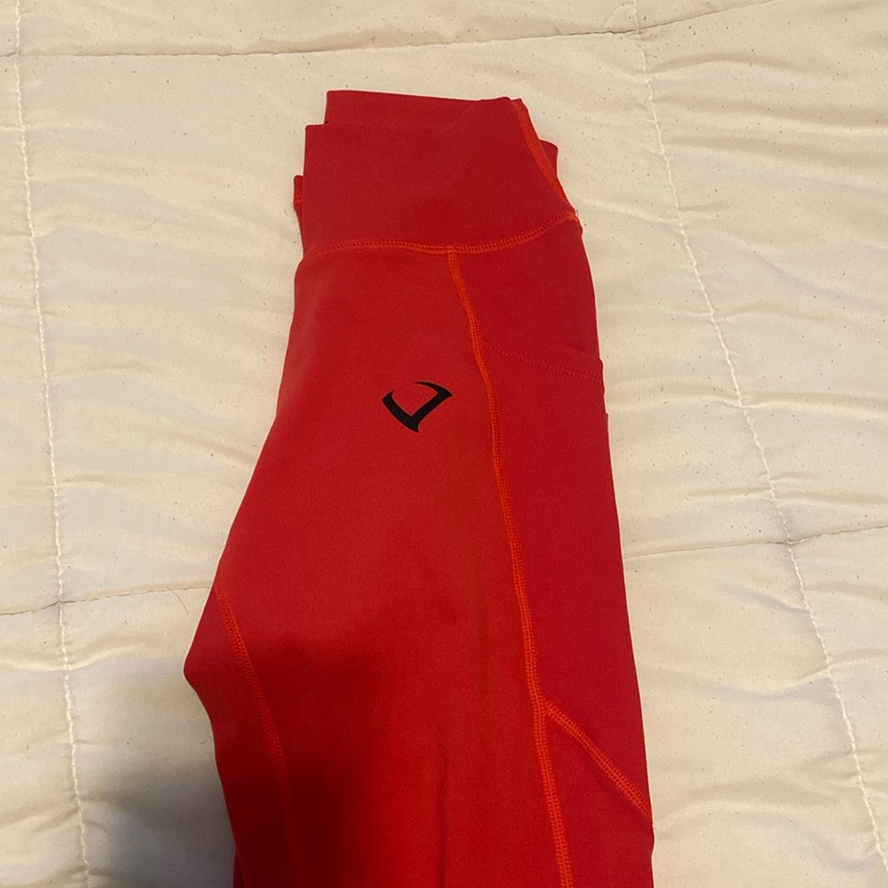 Violate the dress code leggings, with scrunch butt. Size small.